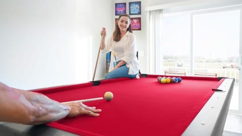 Luxury waterfron retreat-Near golf Beach Barefoot House in North Myrtle Beach