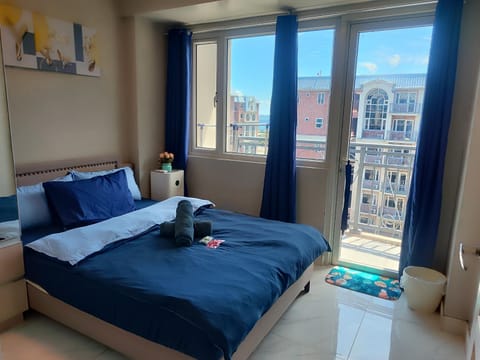 Bed, Balcony/Terrace, Bedroom
