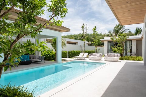 Garden, Pool view, Swimming pool, sunbed