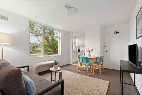 TV and multimedia, Living room, Other, Seating area, Dining area