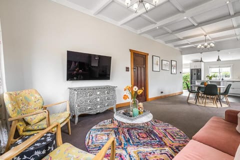 Point Chevalier Life Villa in Auckland