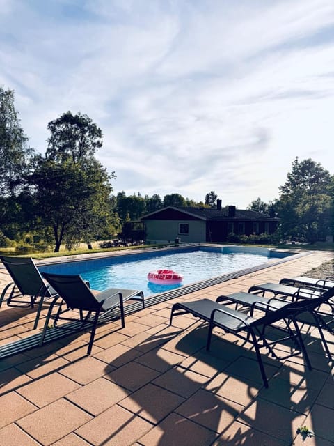 Pool view, Swimming pool, sunbed
