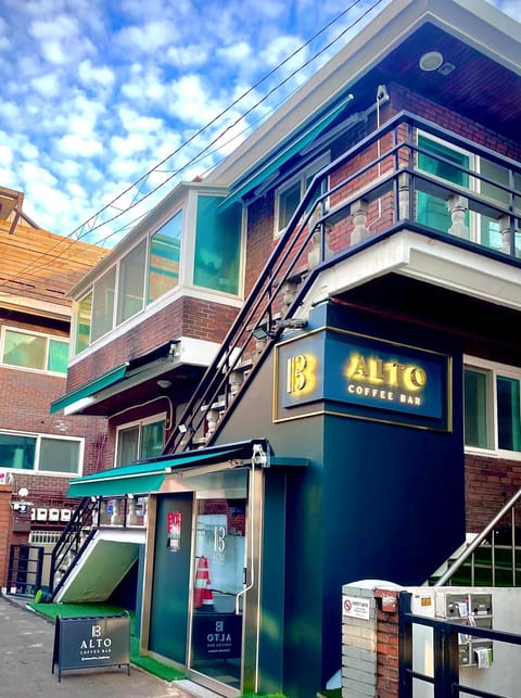 Property building, Restaurant/places to eat, Facade/entrance