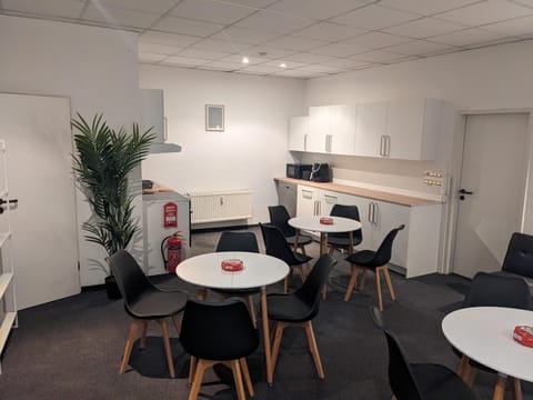 Communal lounge/ TV room, Kitchen or kitchenette, Kitchen or kitchenette, Living room, Seating area, Dining area