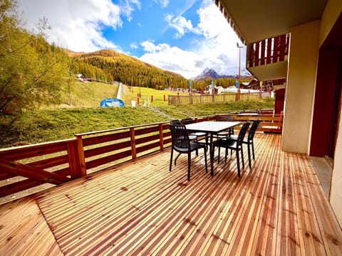 Patio, Balcony/Terrace, Dining area, Garden view