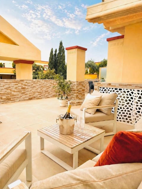 Balcony/Terrace, Balcony/Terrace, Seating area, Breakfast, Dinner