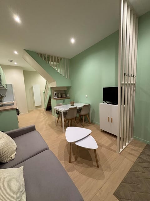 Communal lounge/ TV room