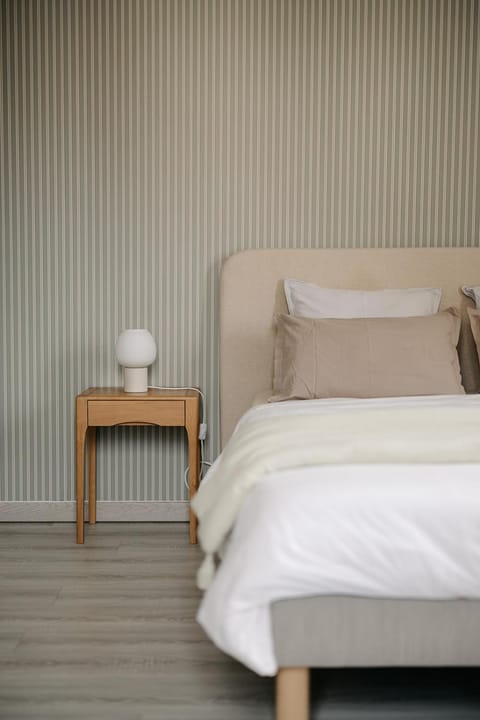 Bed, Night
