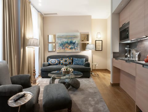 Kitchen or kitchenette, Living room