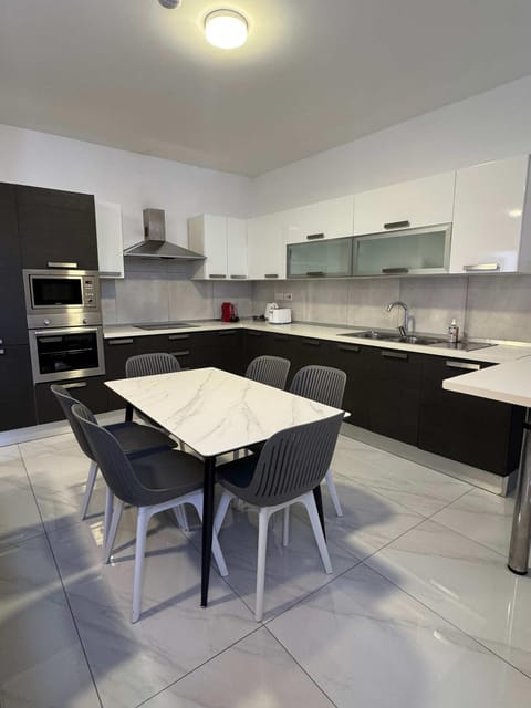 Bright 3BR Penthouse with Amazing Views - by HostMT Apartment in Saint Paul's Bay