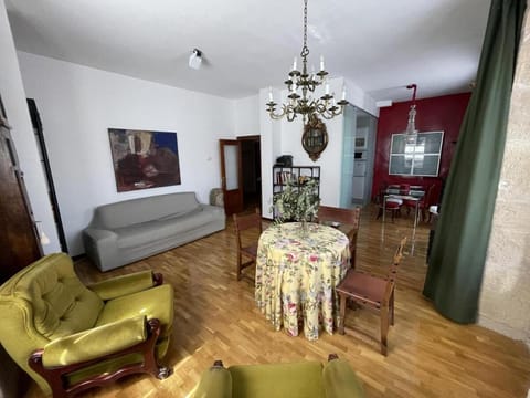 Communal lounge/ TV room, TV and multimedia, Living room, Seating area, Evening entertainment