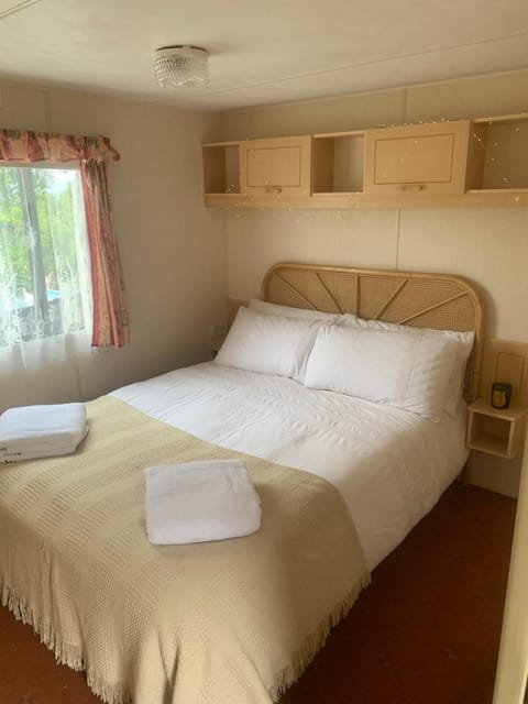 Audrey the Caravan of Dreams Chalet in Wyre Forest District