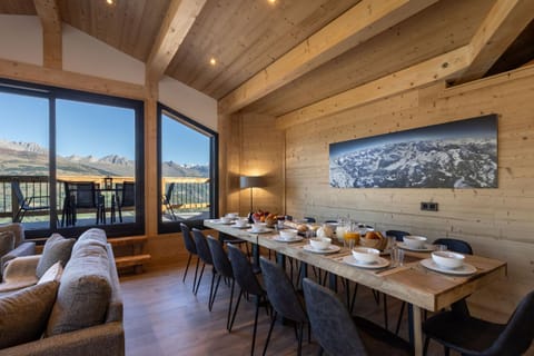 Dining area, Mountain view