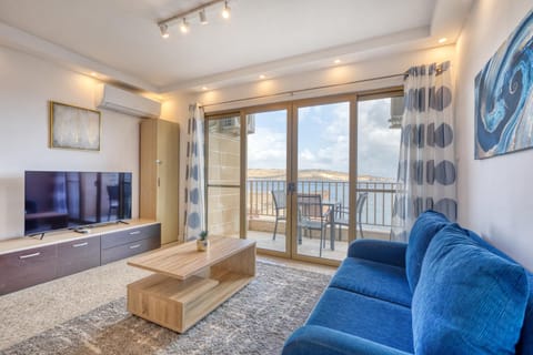 TV and multimedia, Living room, Seating area, air conditioner
