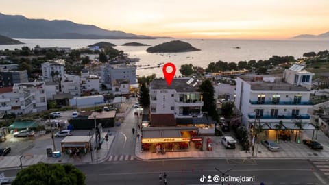 Property building, Natural landscape, Bird's eye view, Beach, City view, Mountain view, Sea view, Street view, Location, Sunrise, Sunset, Parking