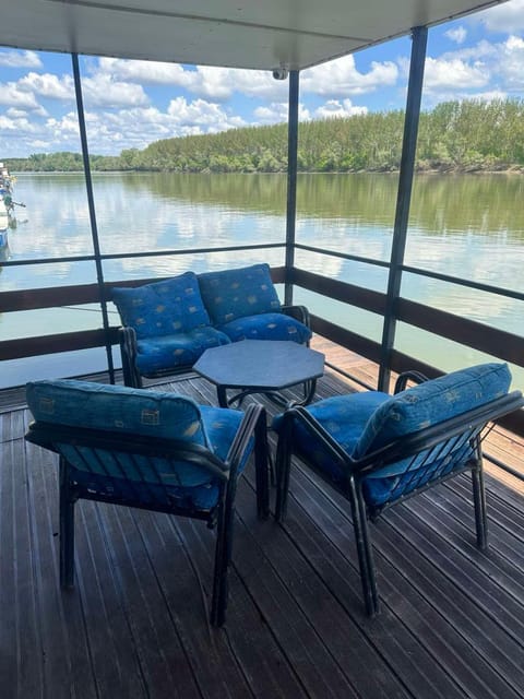 Balcony/Terrace, River view