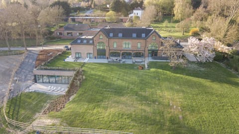 Property building, Natural landscape, Bird's eye view, Garden, Garden, Garden view