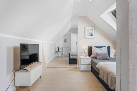 Modern House "Brick Lane" with Terrace and Wintergarden - LOFTIGO Apartment in Limburg (province)