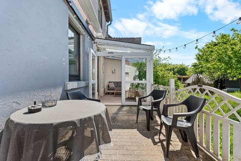 Modern House "Brick Lane" with Terrace and Wintergarden - LOFTIGO Apartment in Limburg (province)