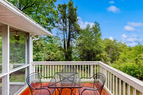 Lake Chatuge Cottage House in Chatuge Lake