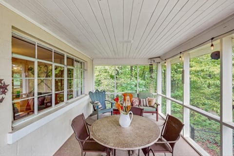 Lake Chatuge Cottage House in Chatuge Lake