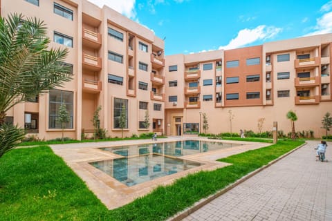 Property building, Spring, Day, Neighbourhood, Natural landscape, Garden, Garden view, Pool view, Street view, Swimming pool, Location