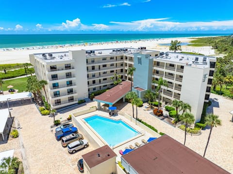 Property building, Bird's eye view, Swimming pool, Location