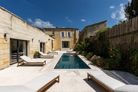 Patio, Pool view, Swimming pool, sunbed