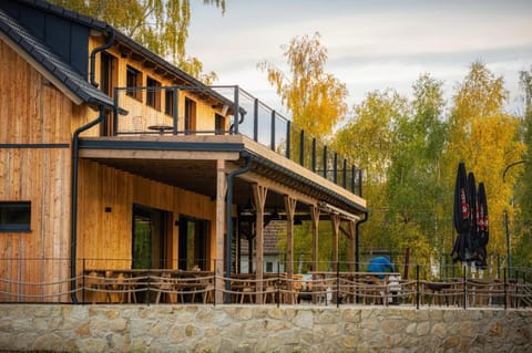 Property building, Restaurant/places to eat, Breakfast