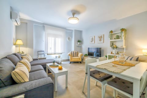TV and multimedia, Living room, Seating area, Dining area, heating, air conditioner