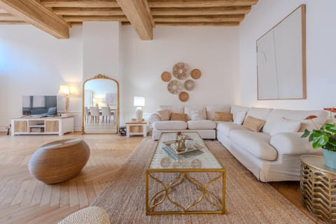 Communal lounge/ TV room, Living room, Seating area