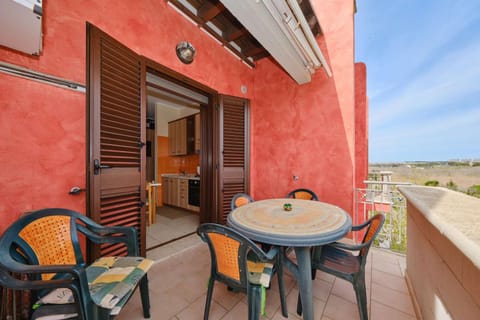 View (from property/room), Balcony/Terrace, Dining area