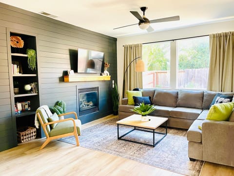 Huge Home near Old Folsom Pet & Family Friendly House in Folsom