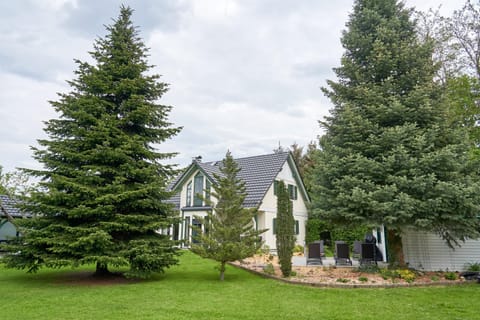 Property building, Garden