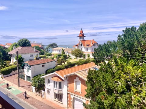 Neighbourhood, City view, Sea view