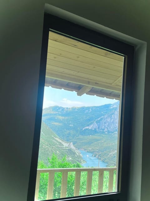 Balcony/Terrace, Lake view