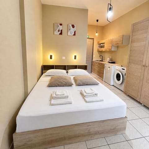 Bed, Photo of the whole room