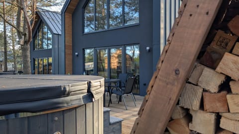 Property building, Seating area