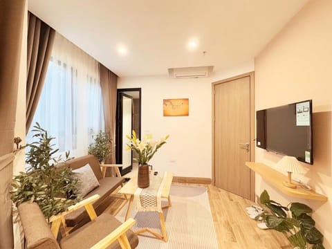 Communal lounge/ TV room, TV and multimedia, Living room, Seating area, Evening entertainment, air conditioner