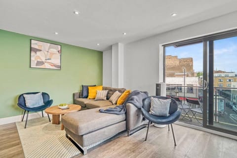 View (from property/room), Balcony/Terrace, Living room, Seating area