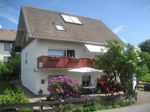 Facade/entrance, Summer, Street view