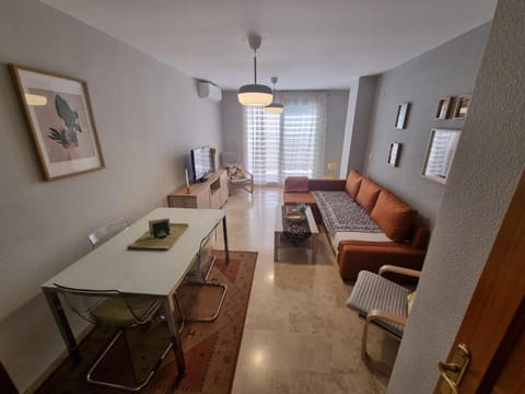 Communal lounge/ TV room, TV and multimedia, Living room, Decorative detail, Dining area