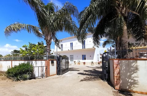 Property building, Street view
