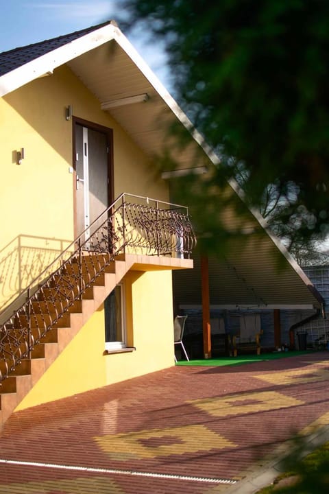 Property building, Day, View (from property/room), Balcony/Terrace