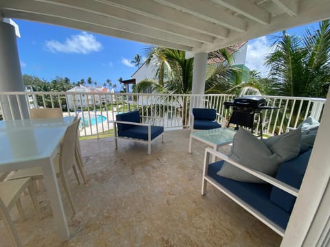 Patio, Day, View (from property/room), Balcony/Terrace, Living room, Seating area, Dining area