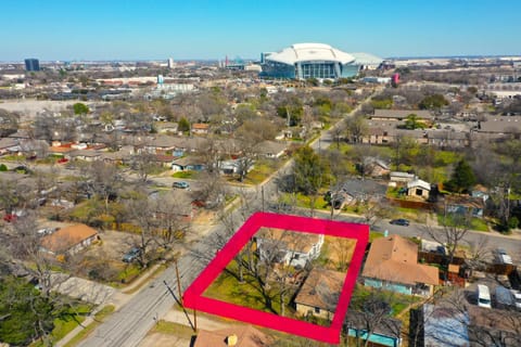 Stadium Luxe Retreat- Walking Distance to AT&T Sta House in Arlington