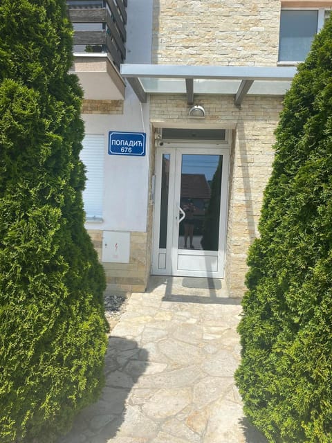 Facade/entrance, Day