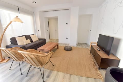 Communal lounge/ TV room, TV and multimedia, Living room