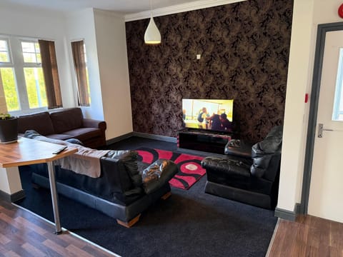 Lux spacious 3BR entire apartment Apartment in Wakefield