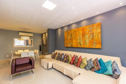 Copacabana Space - Style and comfort for big groups by the beach! Apartment in Rio de Janeiro